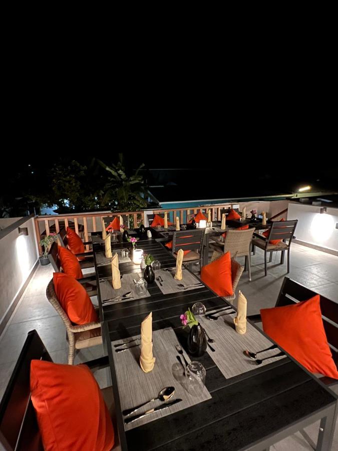 Seaside Dhigurah Hotel Дхигура Екстериор снимка