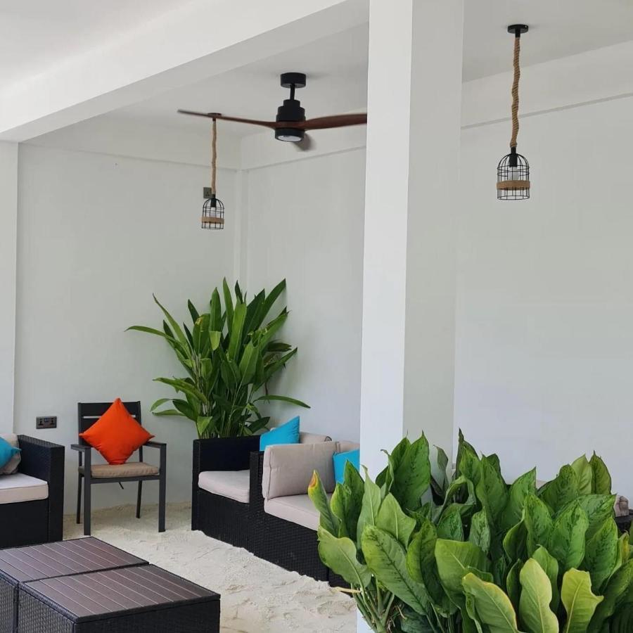 Seaside Dhigurah Hotel Дхигура Екстериор снимка