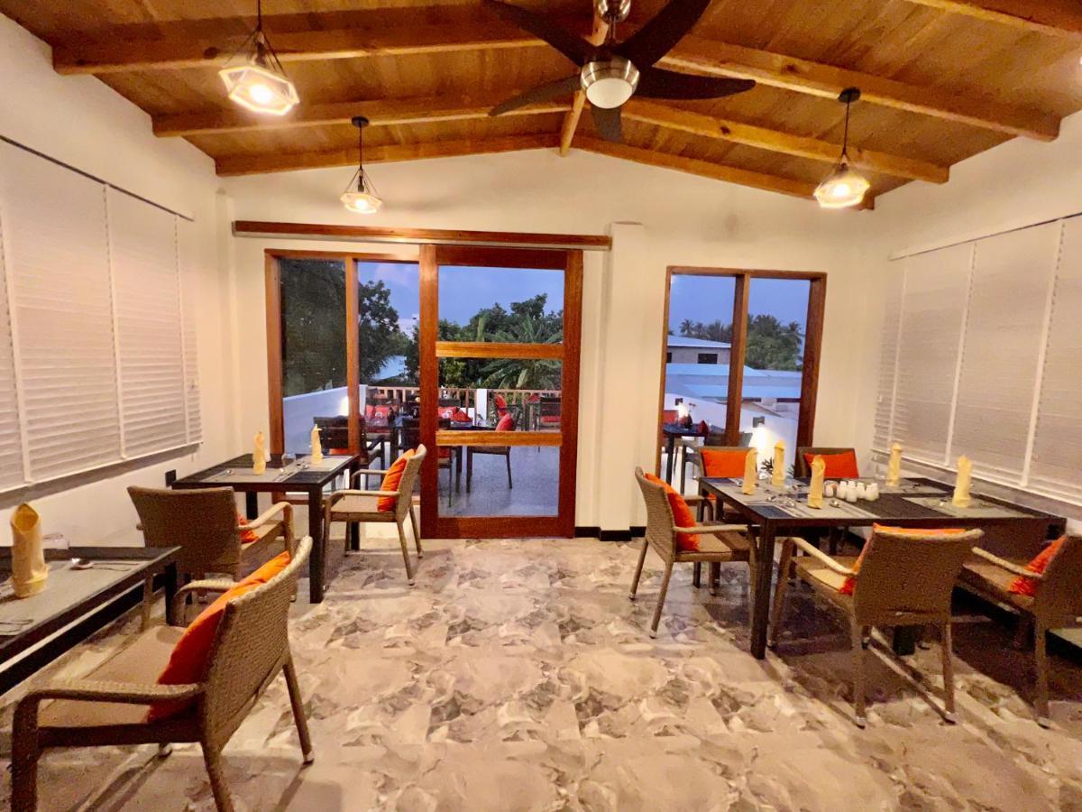 Seaside Dhigurah Hotel Дхигура Екстериор снимка