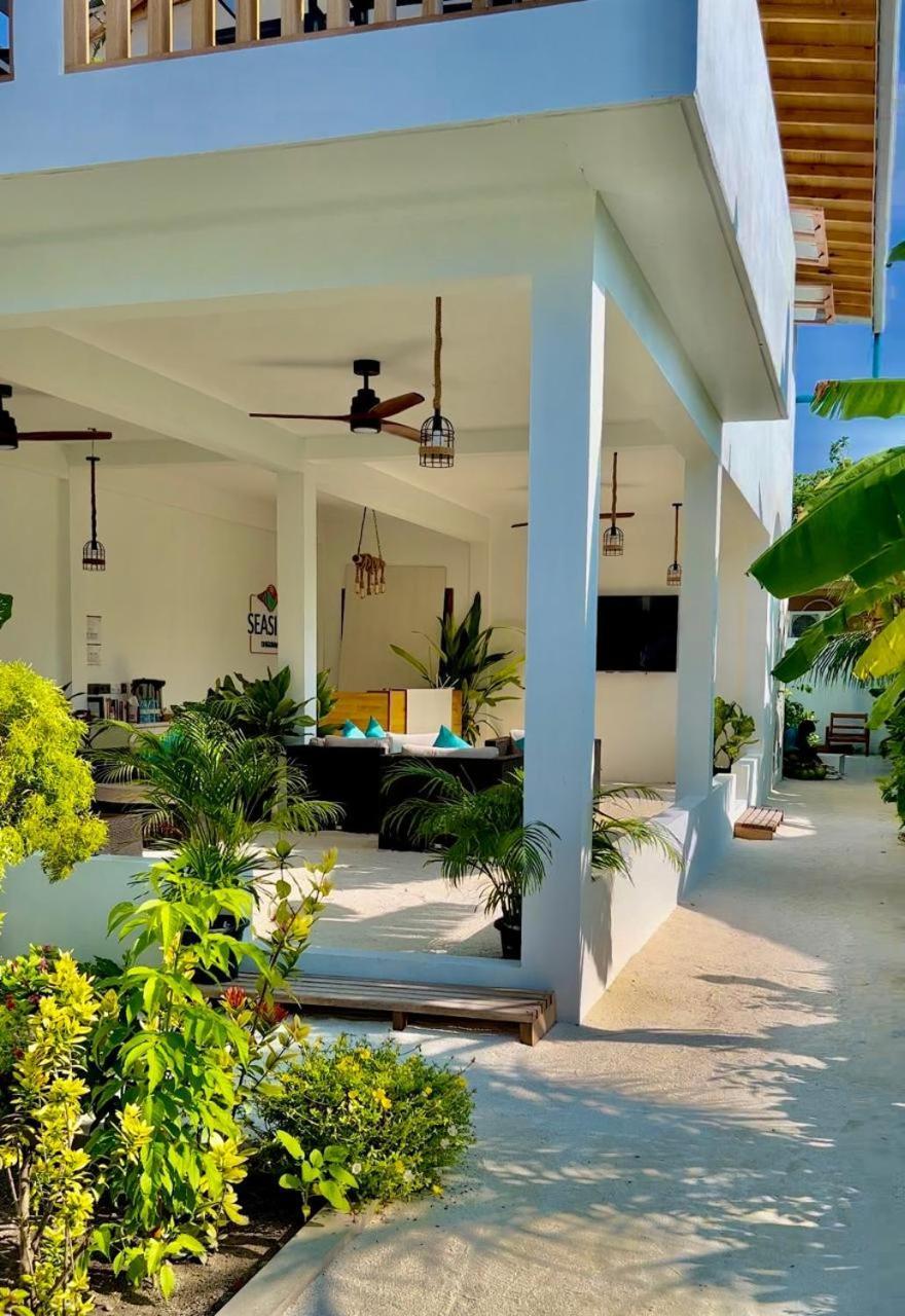 Seaside Dhigurah Hotel Дхигура Екстериор снимка