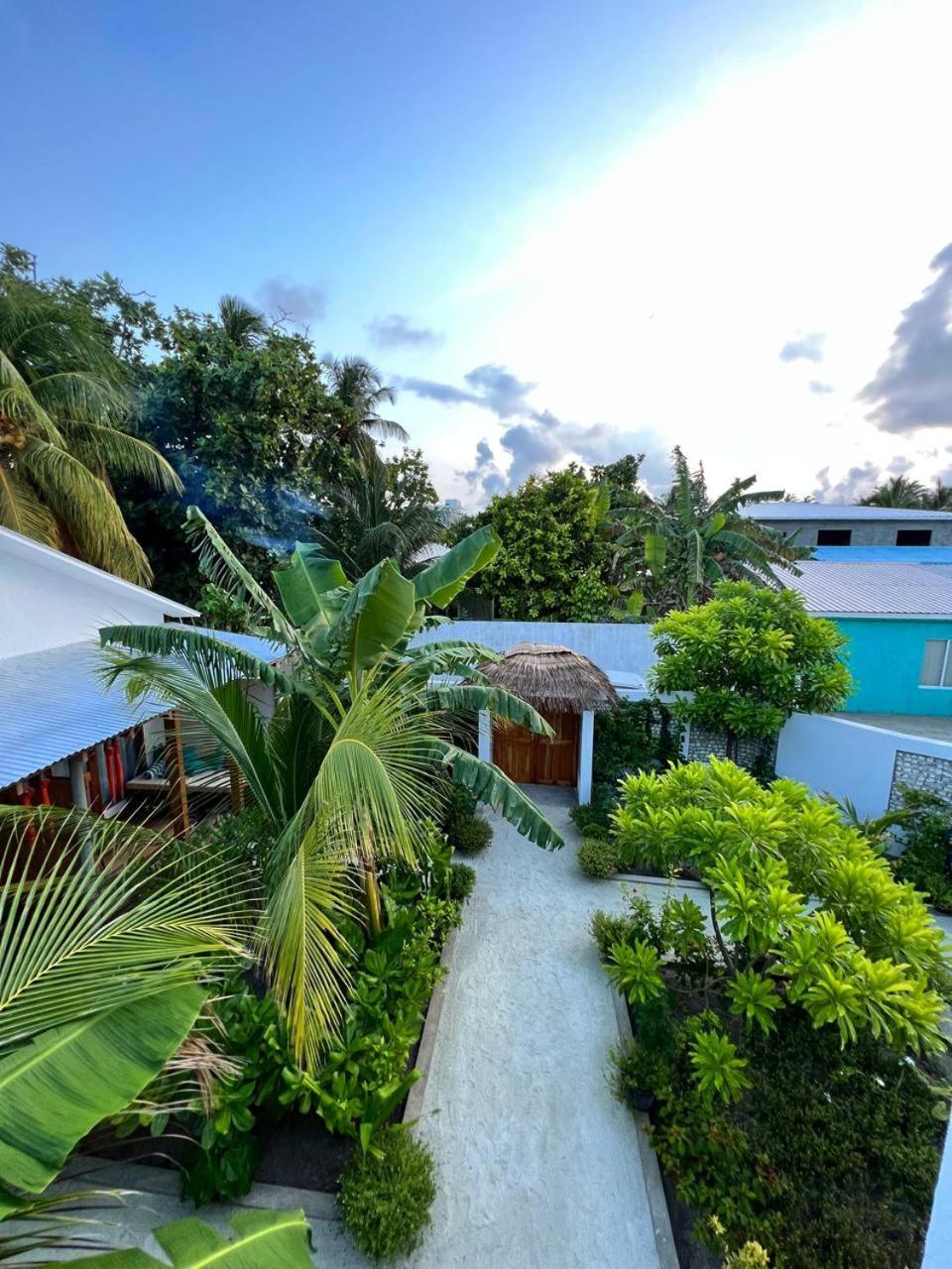 Seaside Dhigurah Hotel Дхигура Екстериор снимка